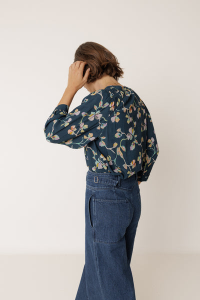 INDI AND COLD RUCHED DETAIL SHIRT NAVY VISCOSE FLORAL BLOUSE