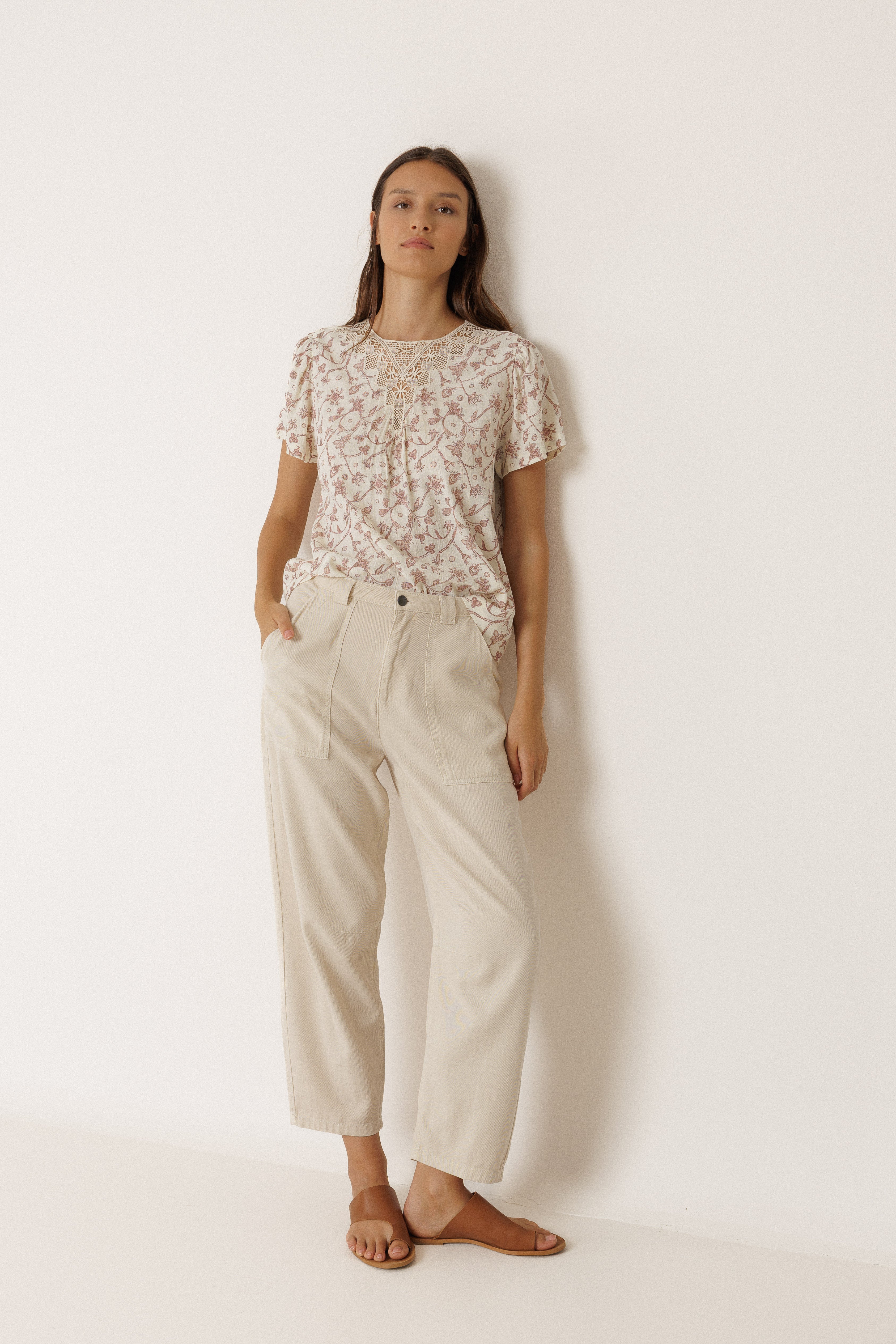 INDI AND COLD LACE TOP VISCOSE FLORAL ECRU FLORAL