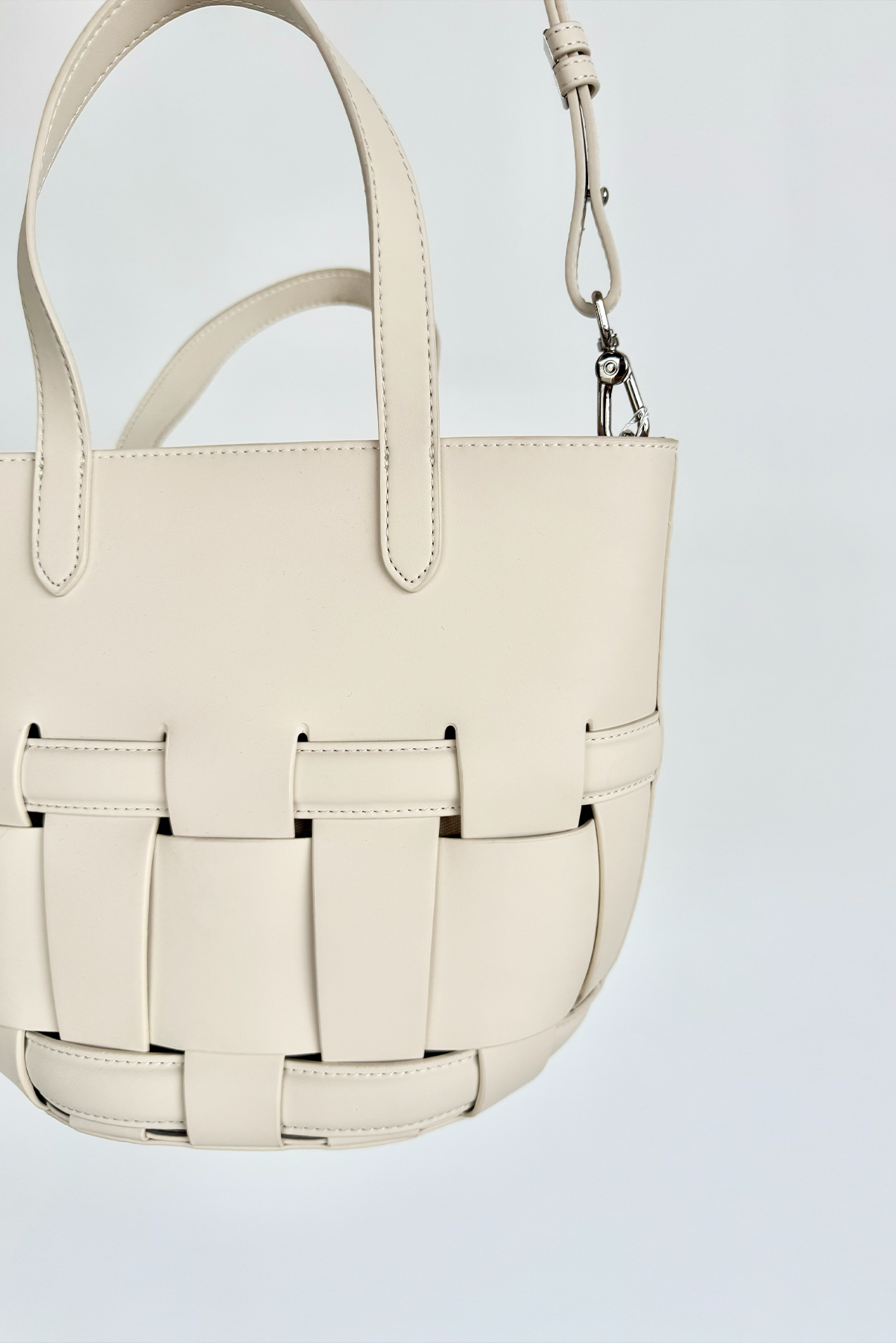 BAILEY BUCKET BAG