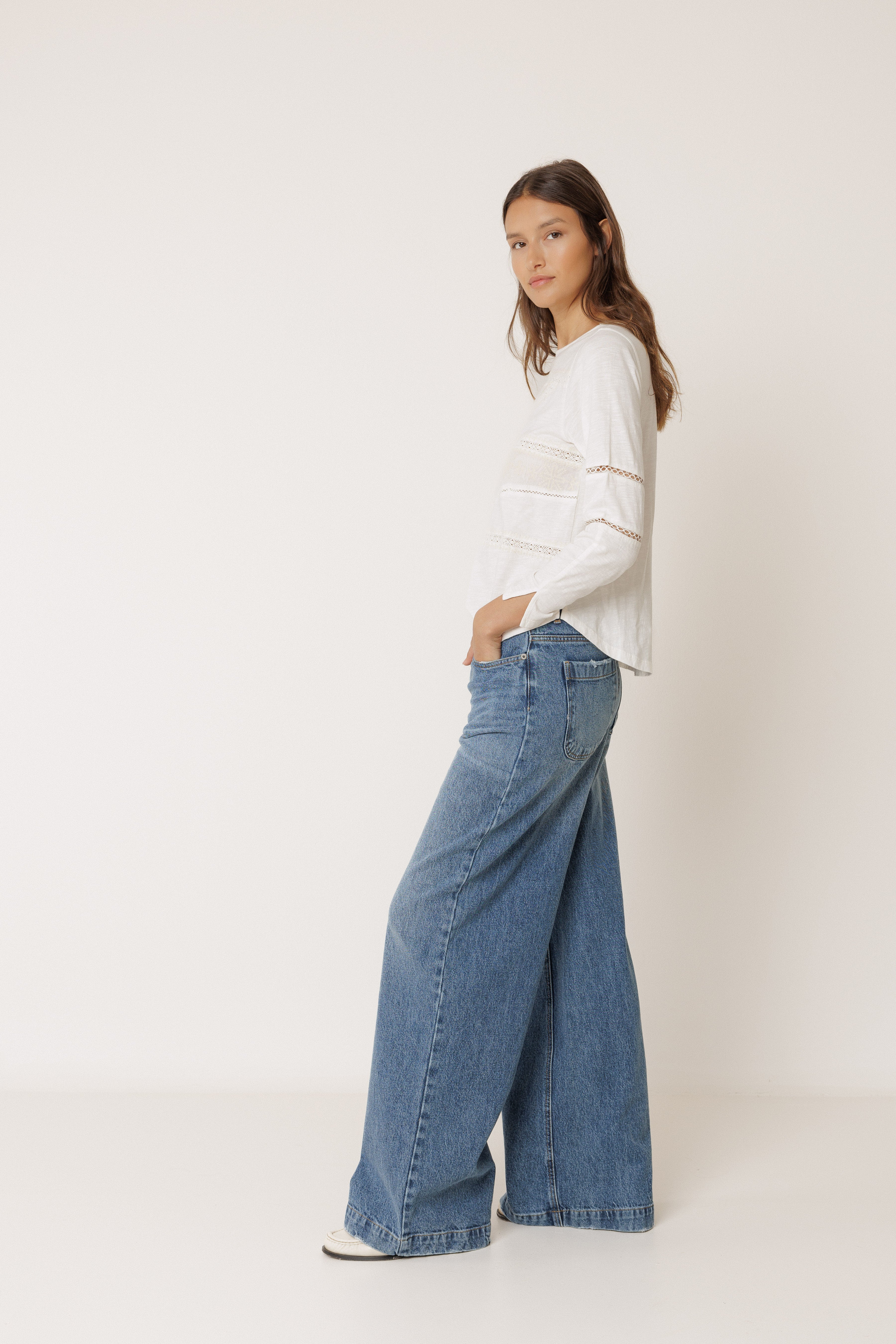 INDI AND COLD CROSSED WAISTBAND JEAN COTTON STRETCH DENIM BLUE
