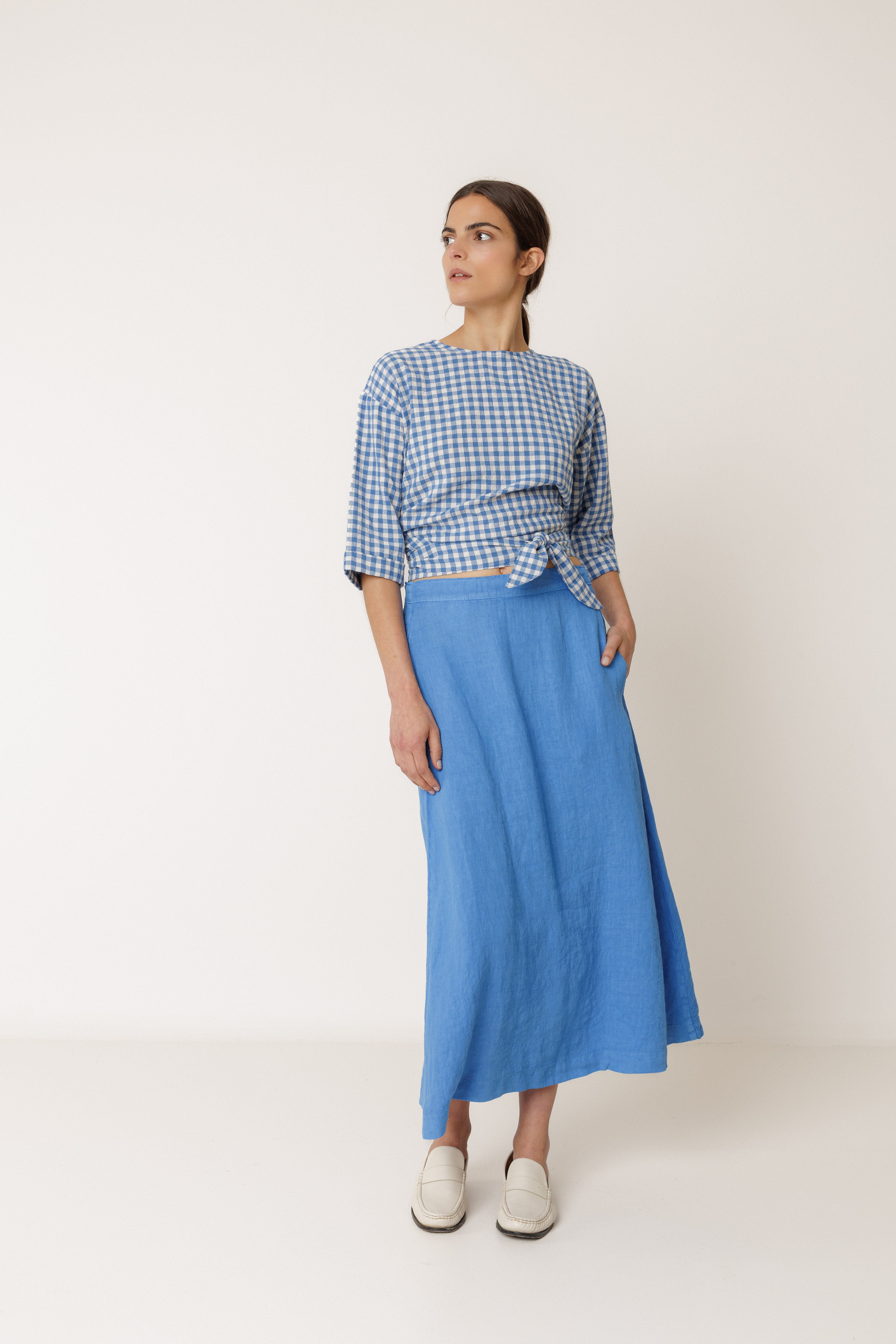INDI AND COLD LONG LINEN SKIRT BLUE LINEN