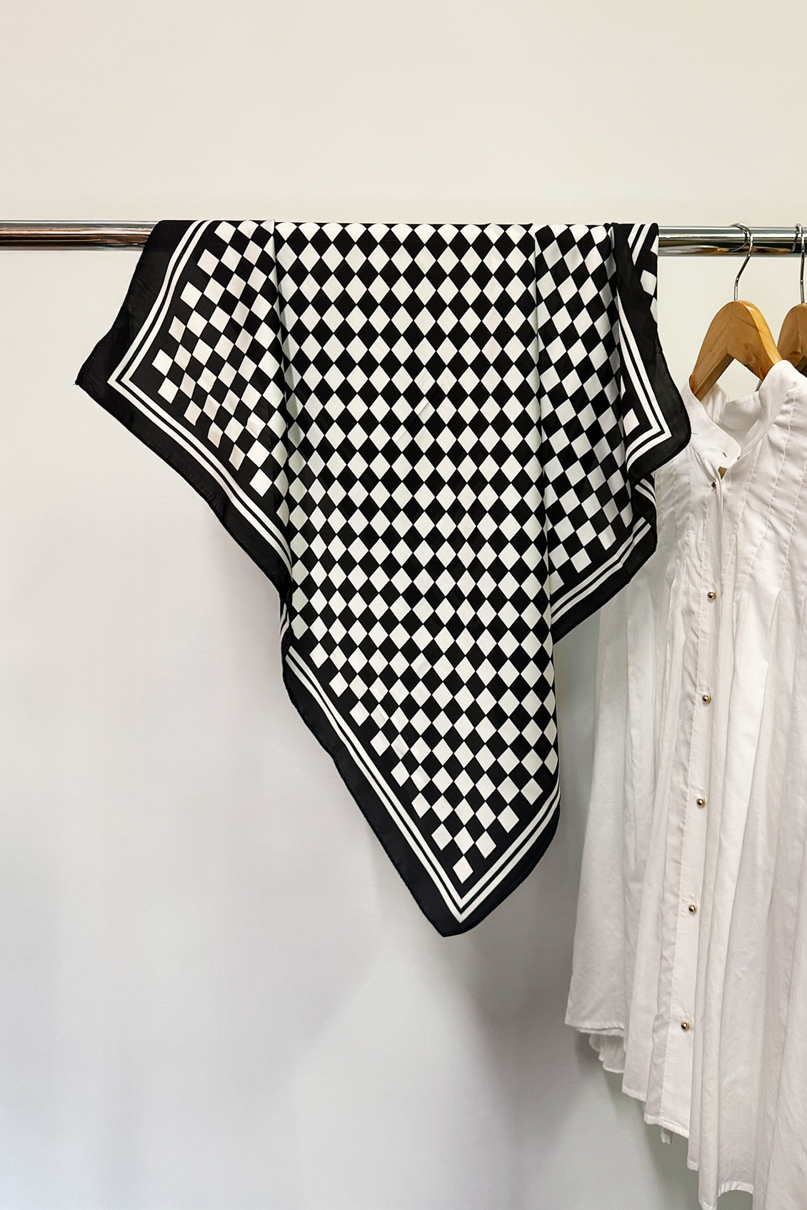 CHECKMATE SQUARE SCARF