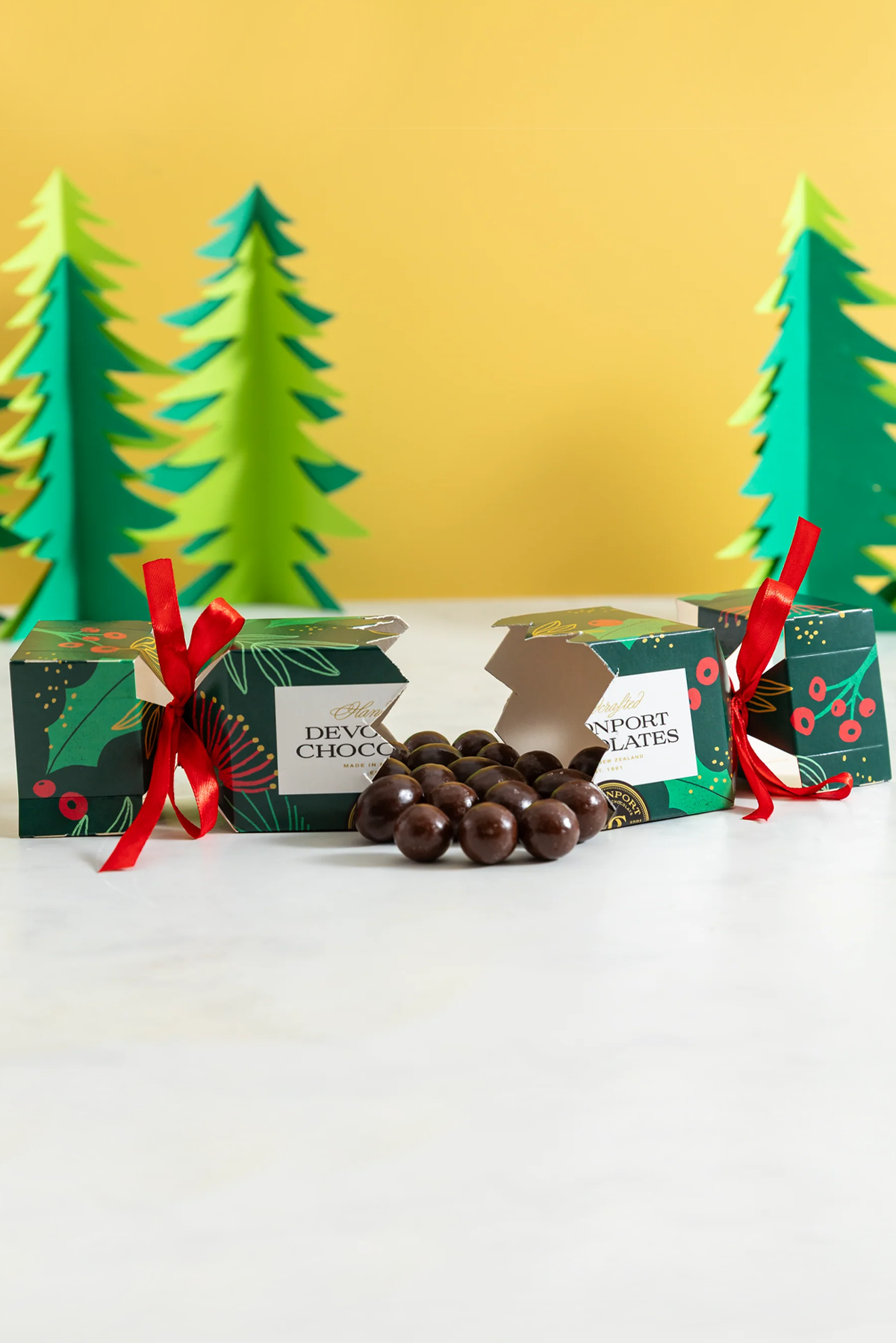 CHRISTMAS CRACKER GIFT BOX