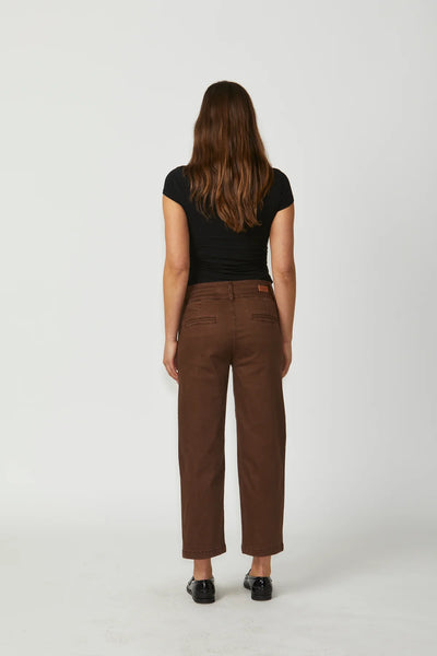 NEW LONDON JEANS CHRISTOW JEAN COTTON STRETCH JEAN WITH DOUBLE BUTTON WAIST AND A CROPPED STRAIGHT LEG 