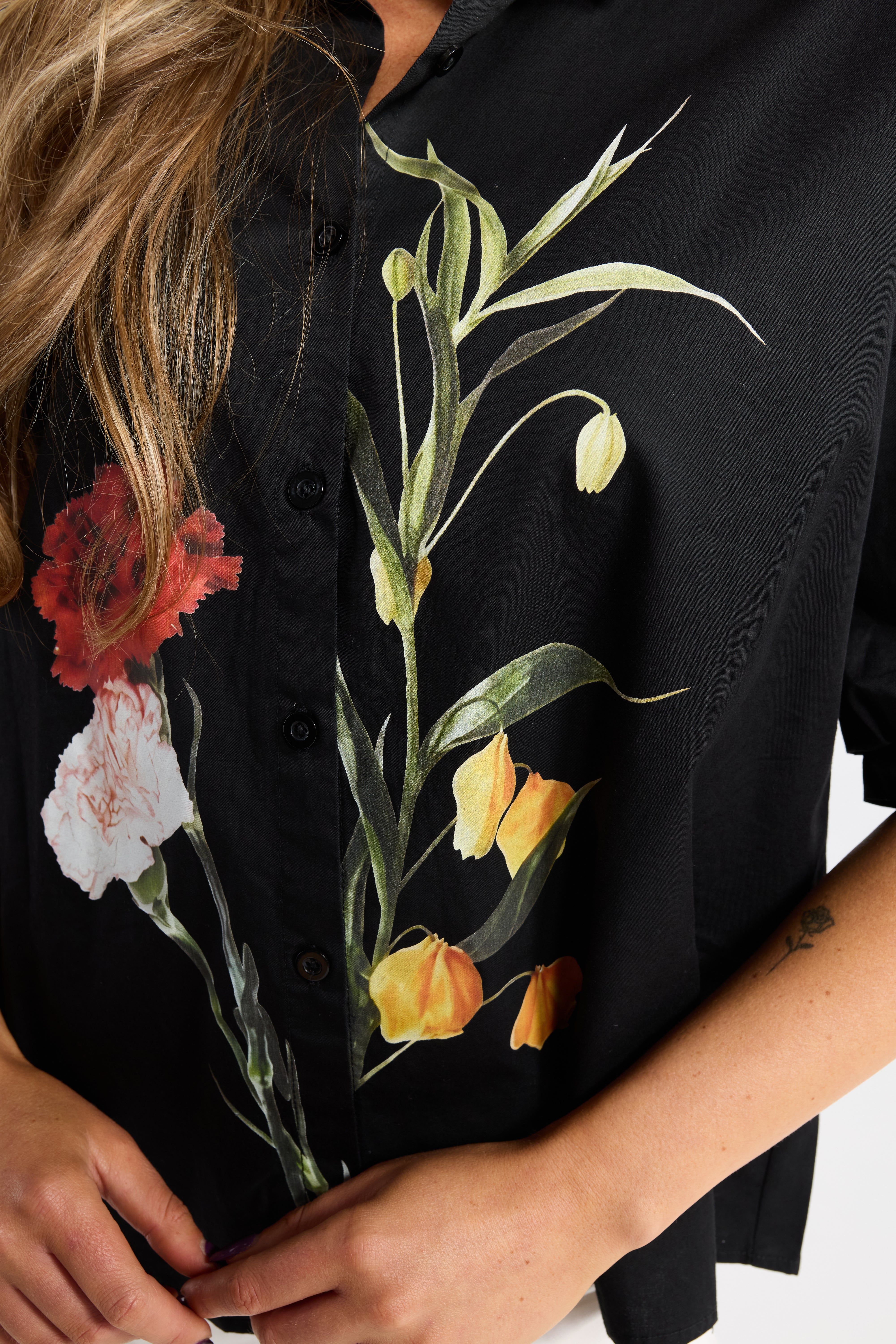 CLOVE SHIRT