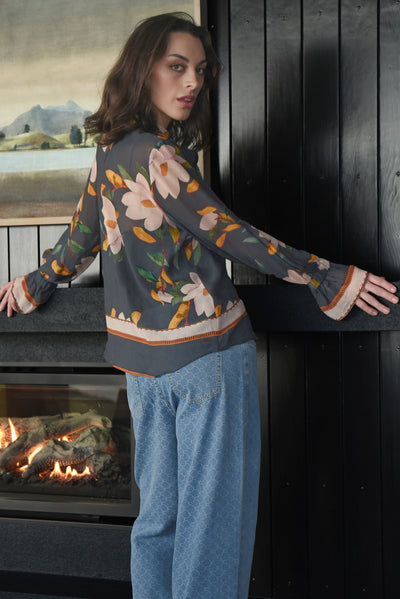 A VINTAGE TOP