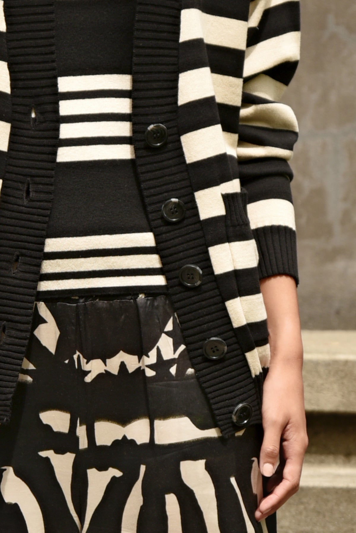 I DONT STRIPE CARDIGAN