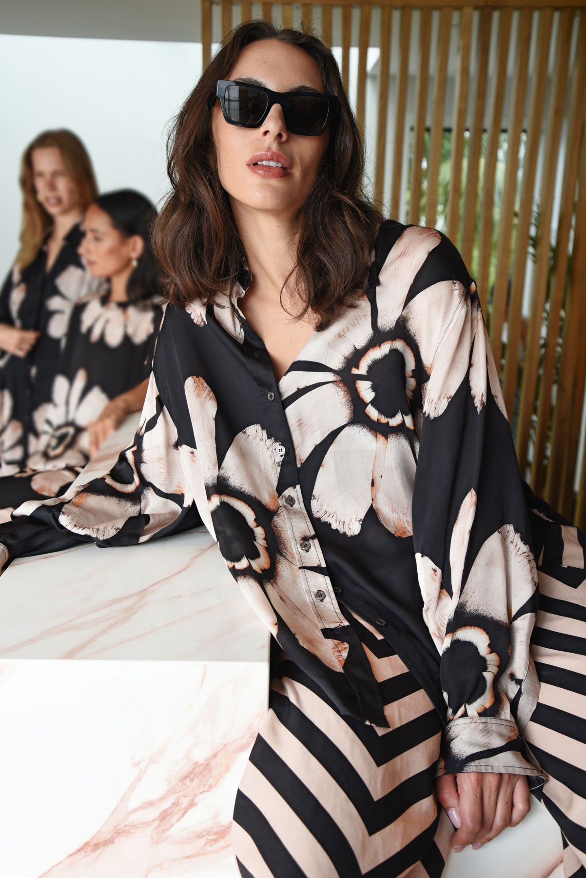 COOPER JUST CASUALLY SHIRT BLACK BLUSH FLORAL VISCOSE TOP