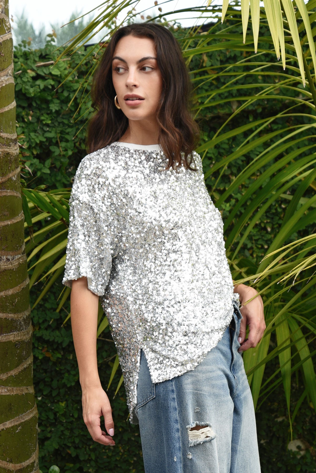 COOPER SHINE QUEENS TOP POLYESTER SILVER SEQUIN TEE SHIRT 