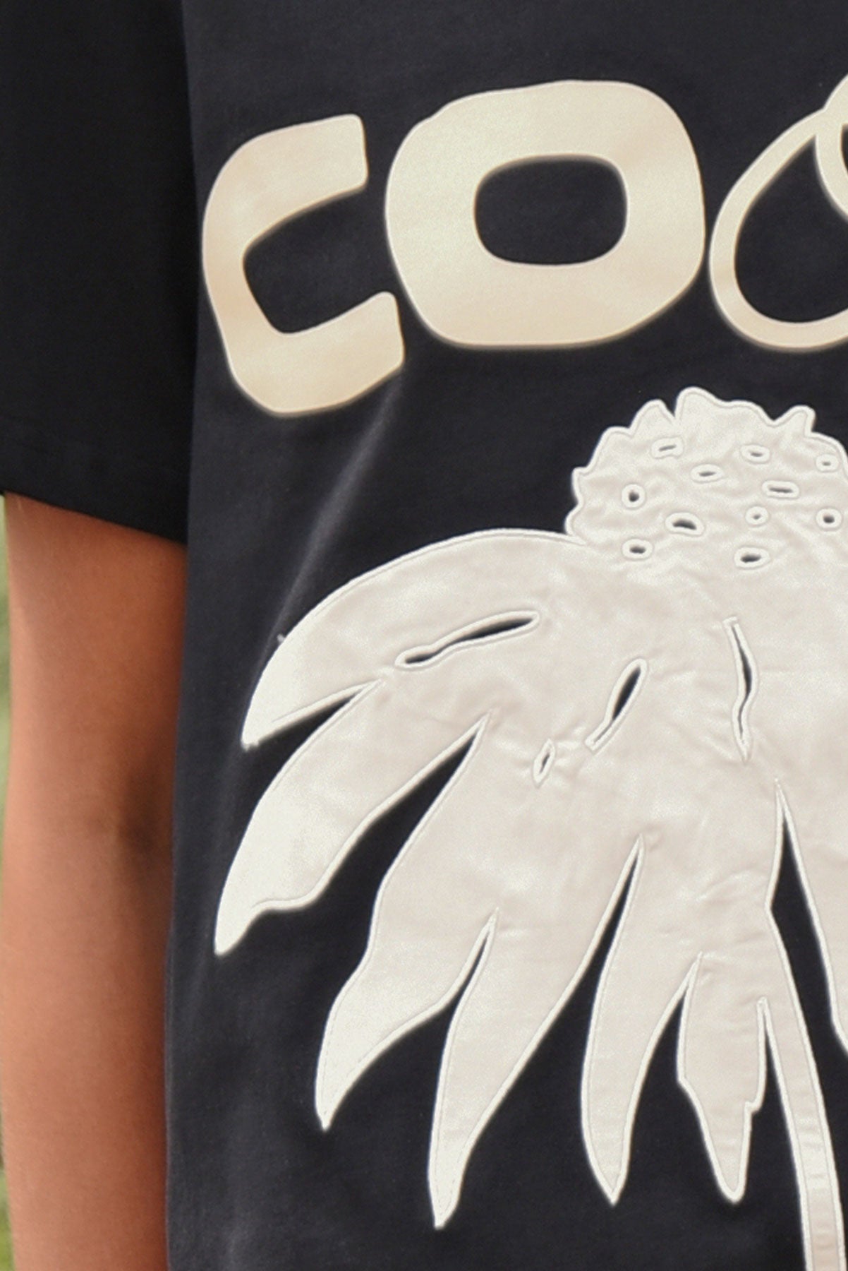 COOP BLOOM SERVICE TSHIRT COTTON BLACK AND CREAM FLORAL LOGO TEE