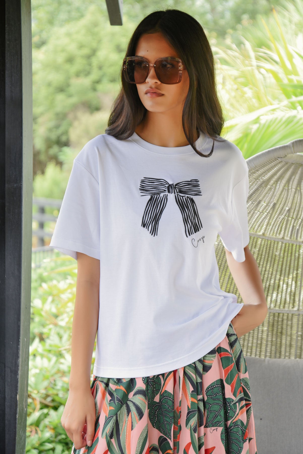 COOP GOTTA BOW TSHIRT BLACK AND WHITE BOW EMBROIDERED TEE