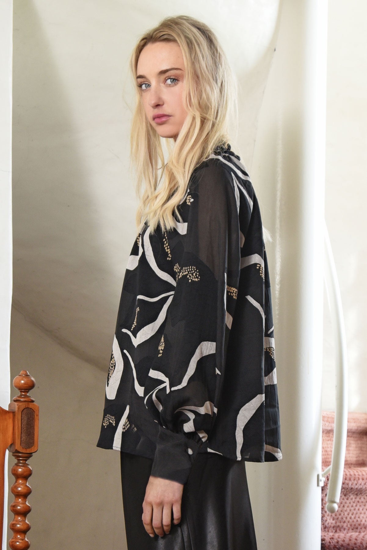 HIGH DRAMA BLOUSE