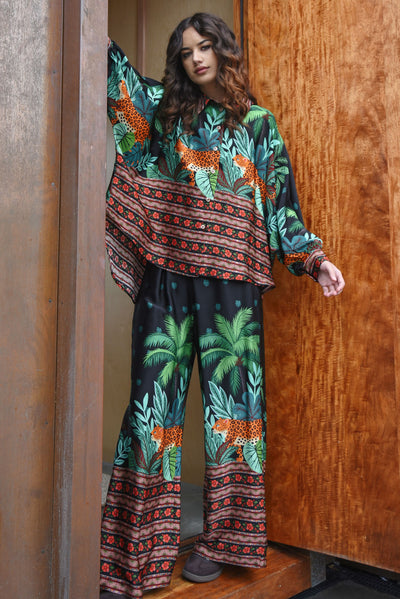 BEHIND HER BACK SHIRT