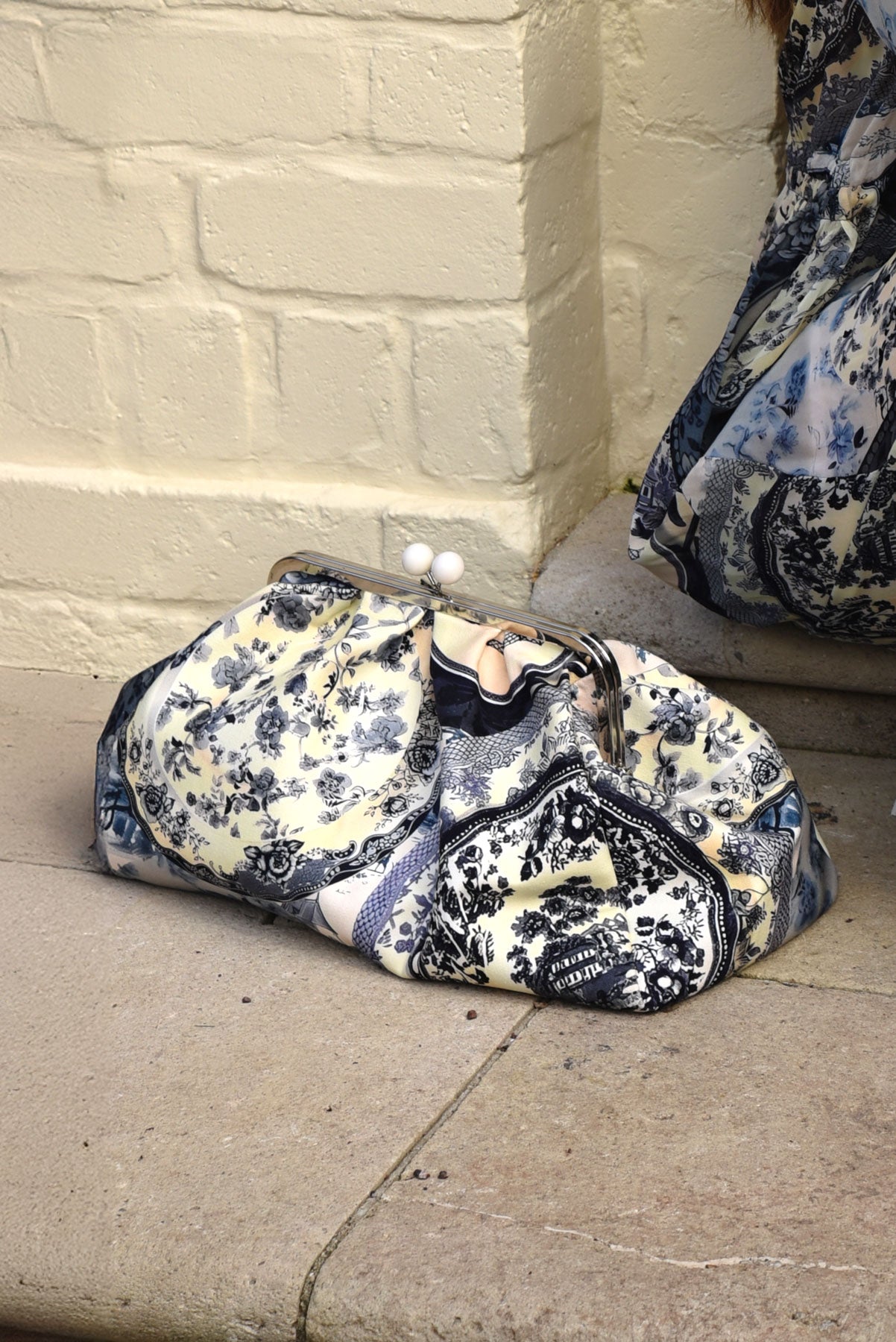 CURATE SHOULDER CANDY BAG COTTON POLYESTER BLUE FLORAL CLUTCH BAG