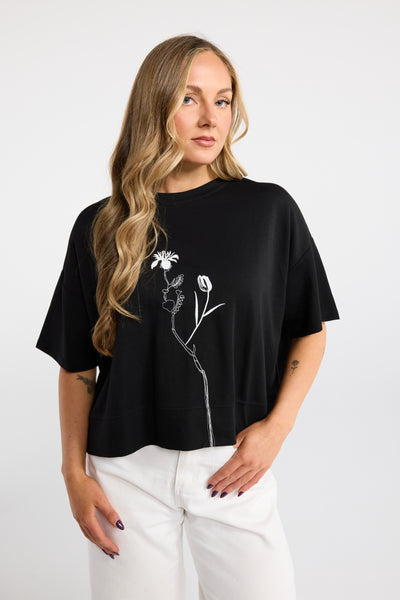 INK DANDELION TEE BLACK WHITE FLORAL STITCHING EMBRODERY BOXY TOP