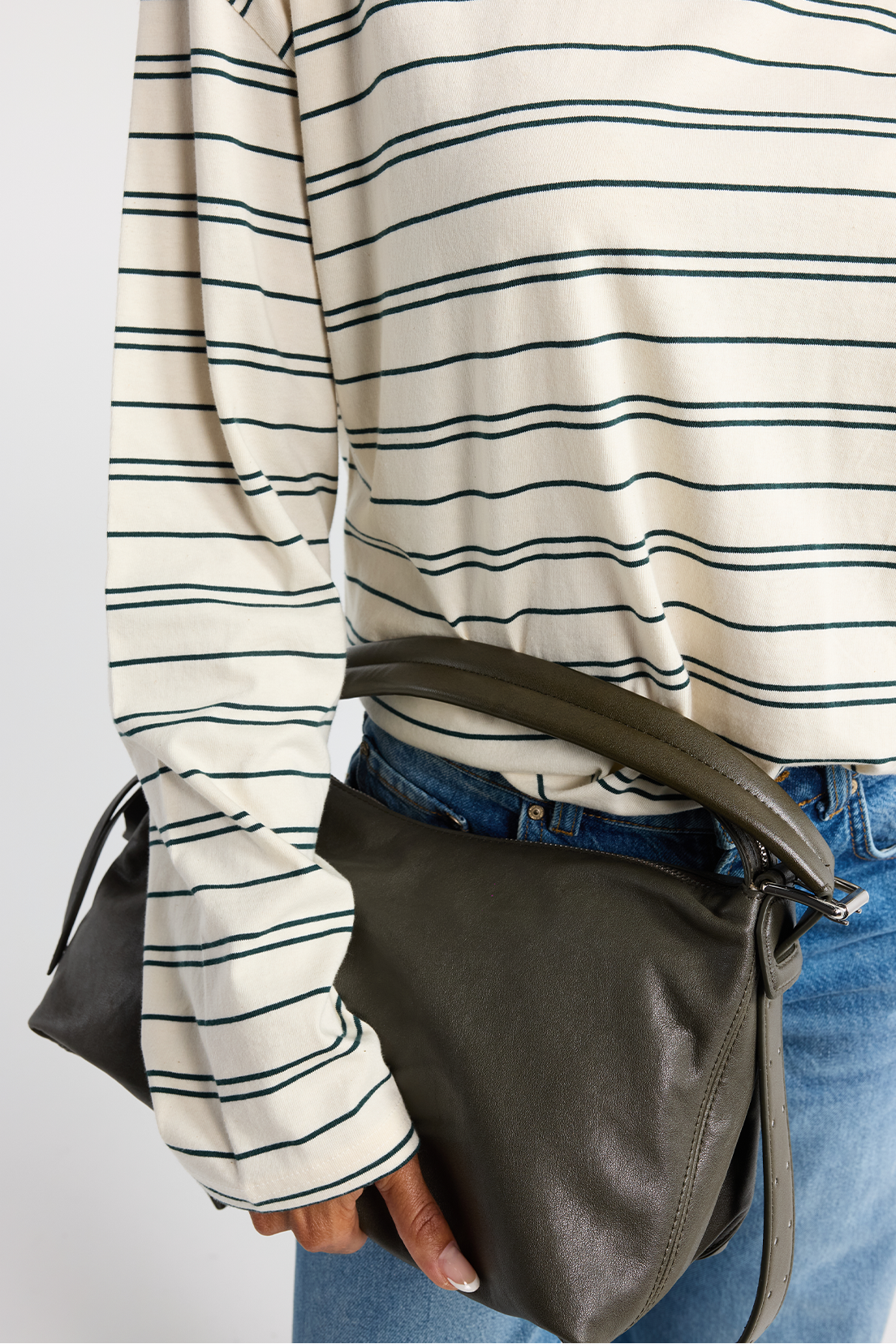 LIVEN SHOULDER BAG