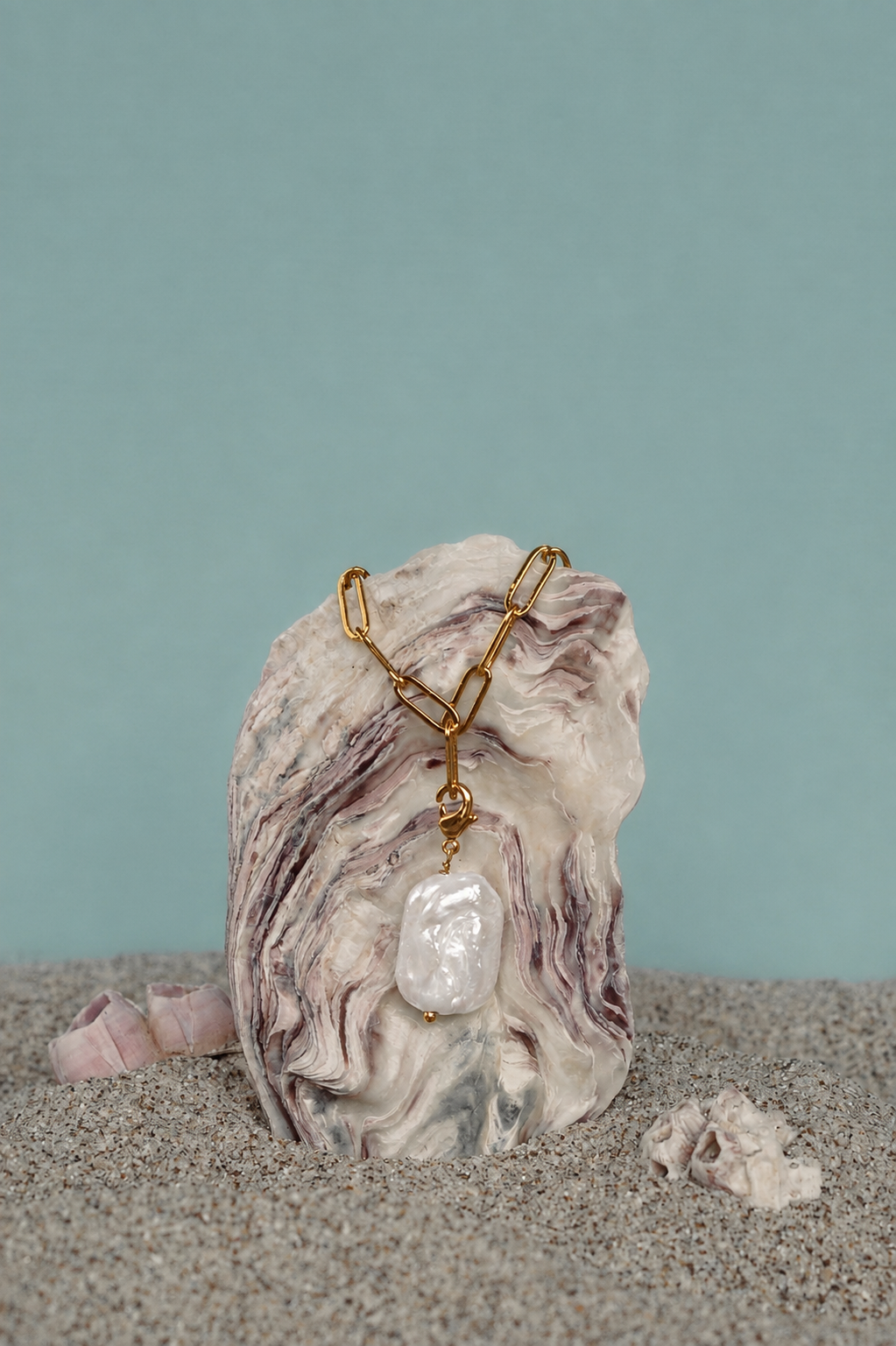 WENDYS GINNY NECKLACE, GOLD PAPERCLIP CHAIN WITH LARGE DETACHABLE PEARL PENDANT