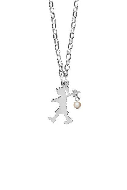 GIRL WITH A PEARL NECKLACE WITH FRESHWATER PEARL
