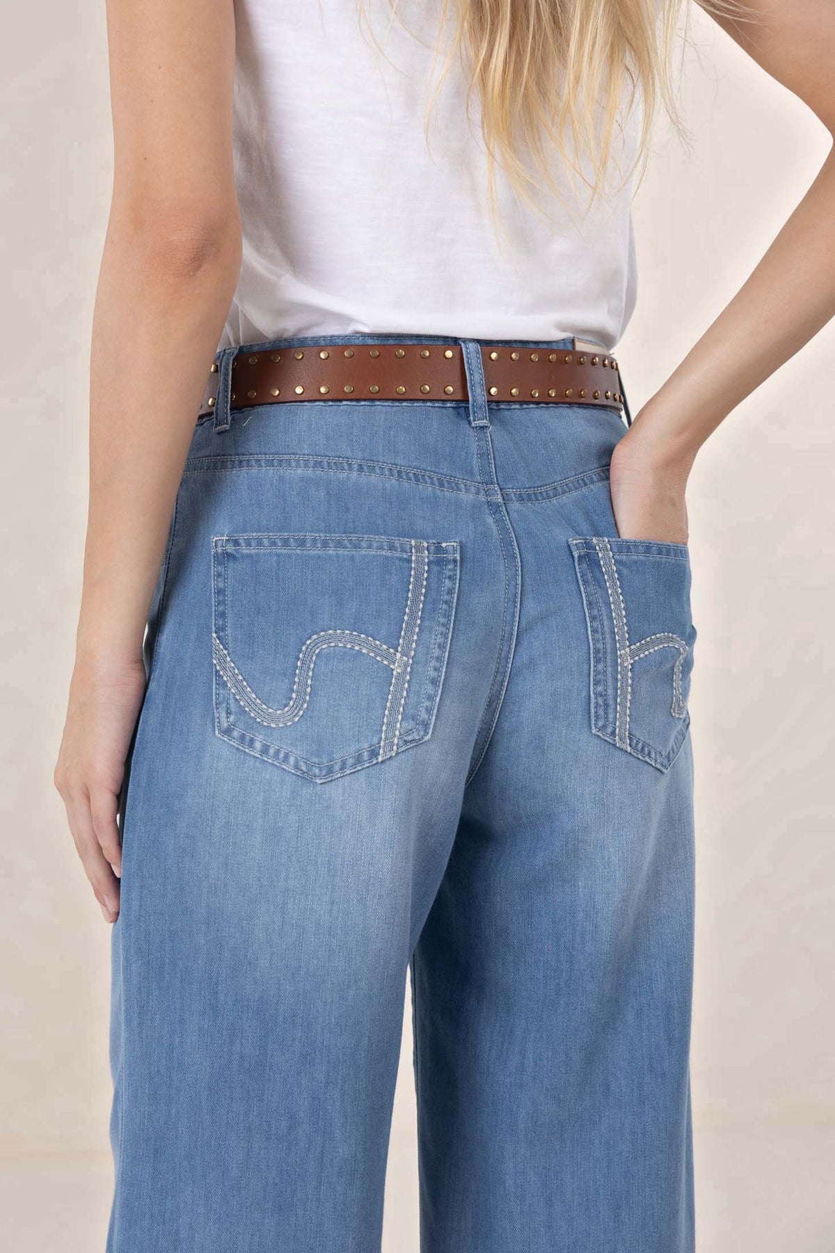 STUDDED BELT