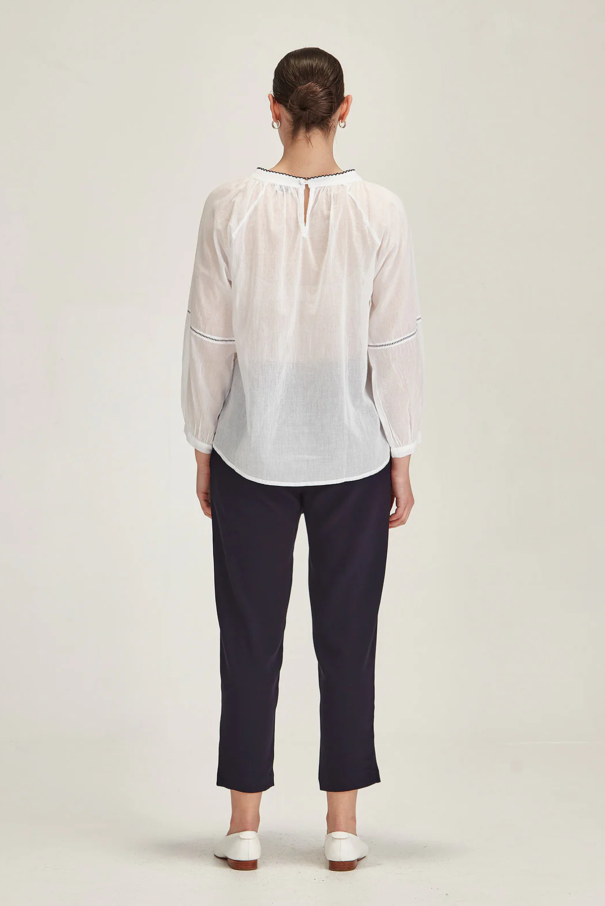 HANA EMBROIDERED TOP