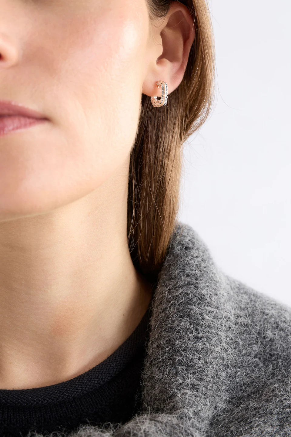 ELK HIVA MINI HOOP EARRING GOLD SLIVER TEXTURED EARRING