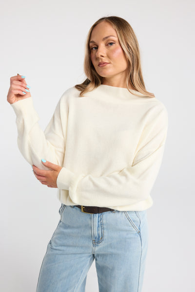 QUARTZ BOATNECK