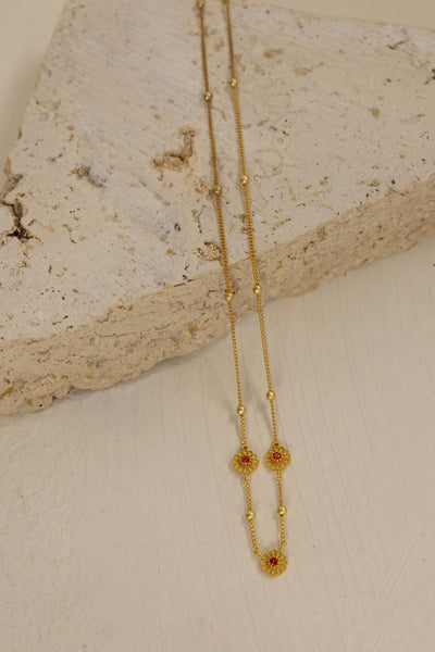 HUMIDITY BELLIS 3 FLR NECKLACE GOLD FLOWER NECKLACE