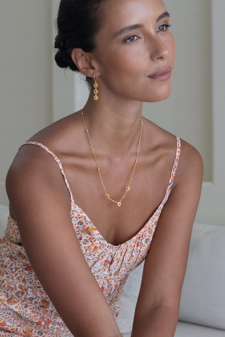 HUMITIY BELLIS EARRINGS GOLD FLORAL 