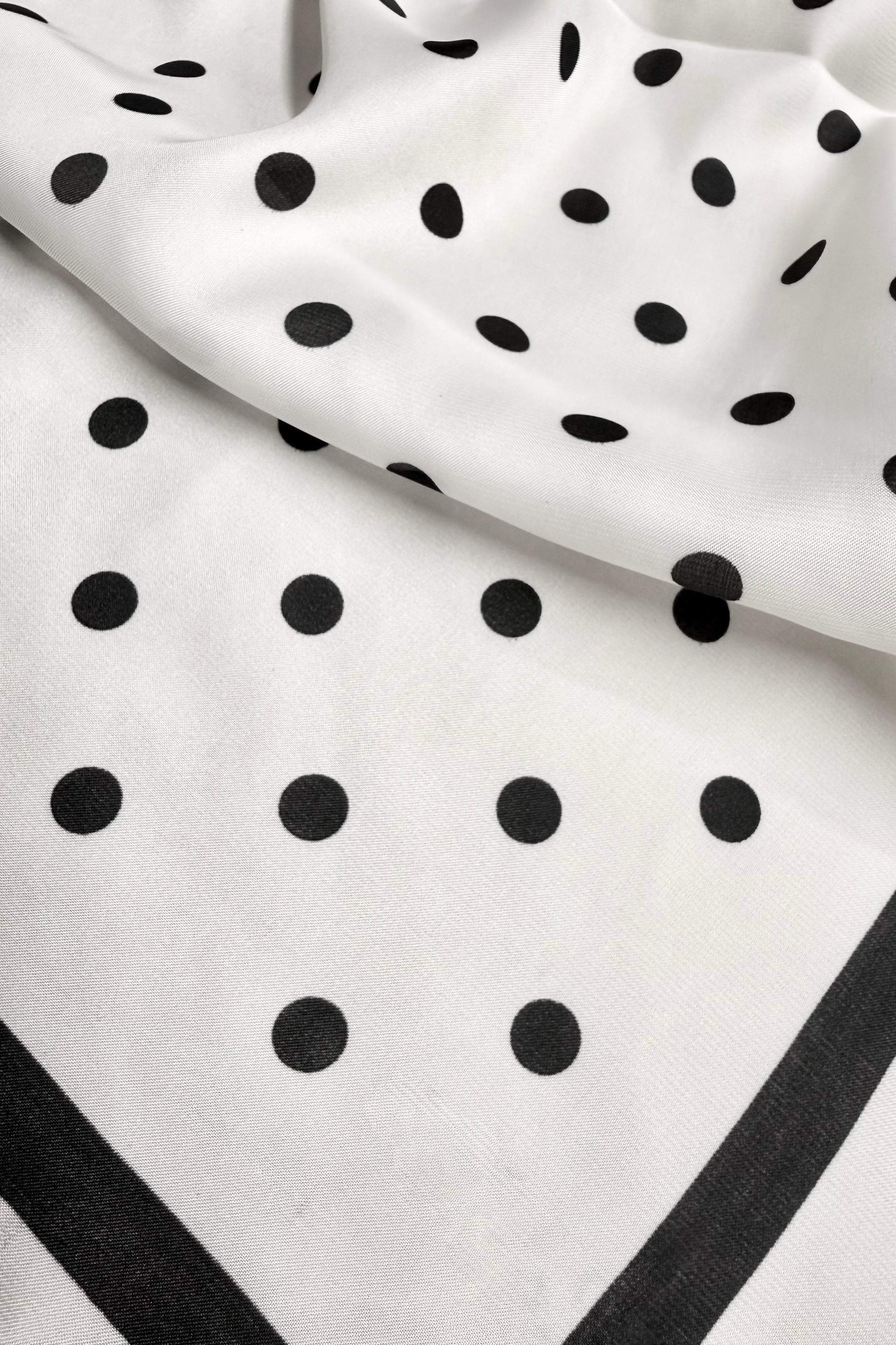 SPOT SQUARE SCARF
