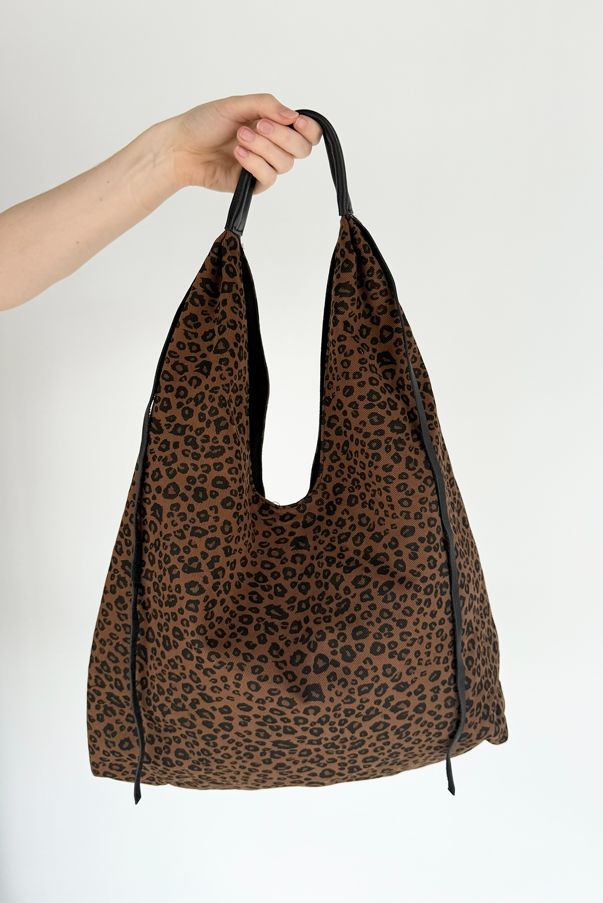 KITTY SLOUCH BAG