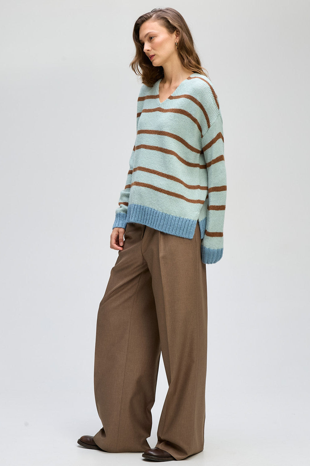 COSY STRIPE V NECK