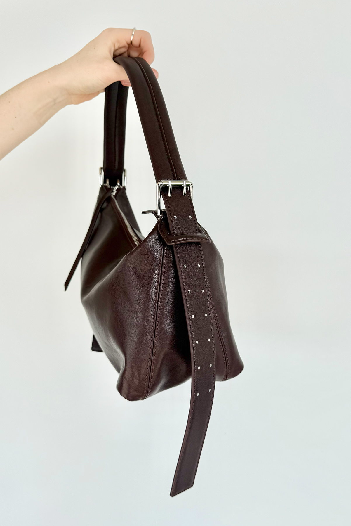 LIVEN SHOULDER BAG