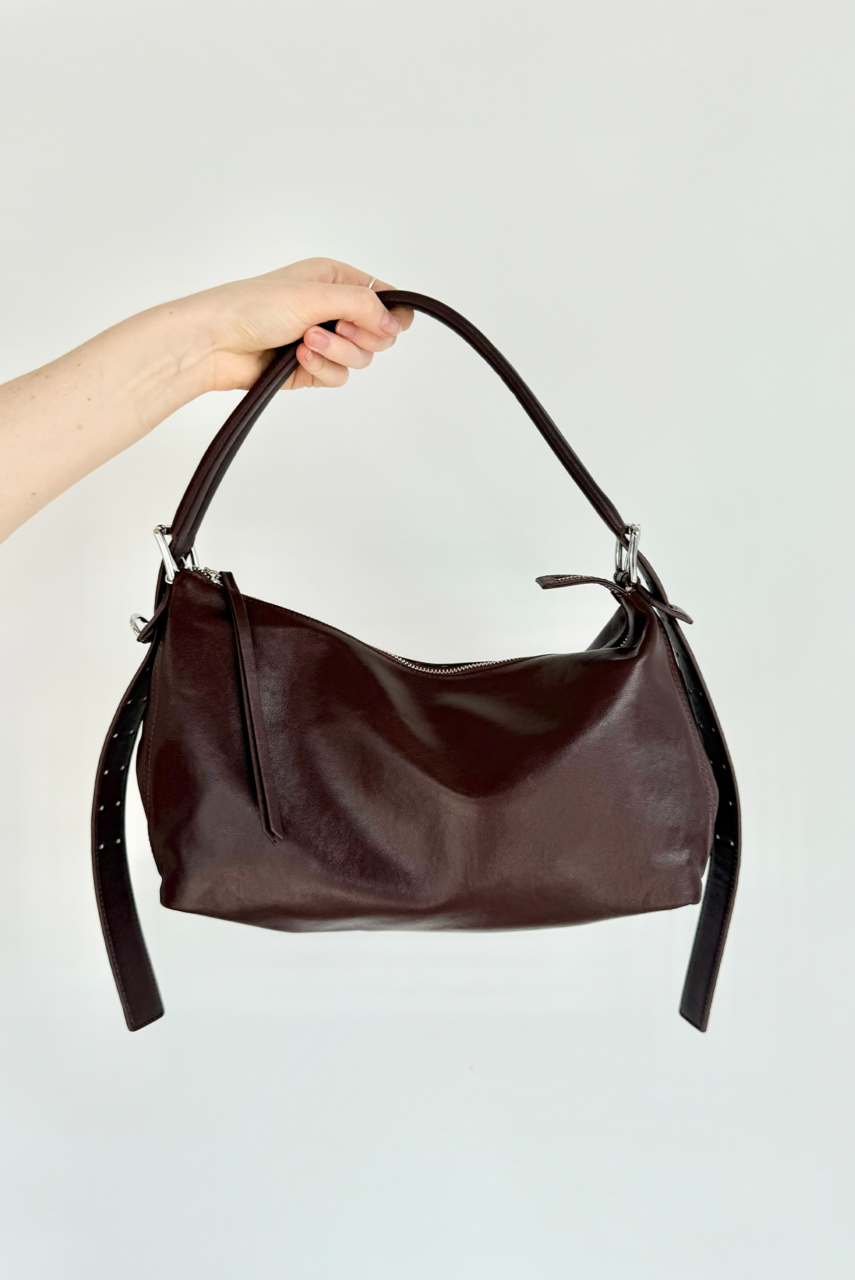 LIVEN SHOULDER BAG
