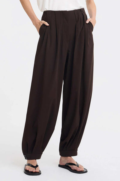 MORRISON MIGUEL BALLOON PANT ESPRESSO PLEAT PANT TAPERED 
