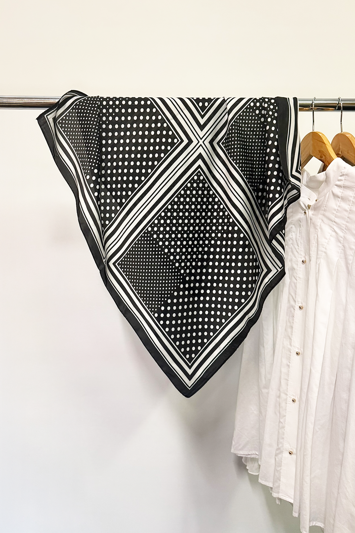 MULTI SPOT SQUARE SCARF