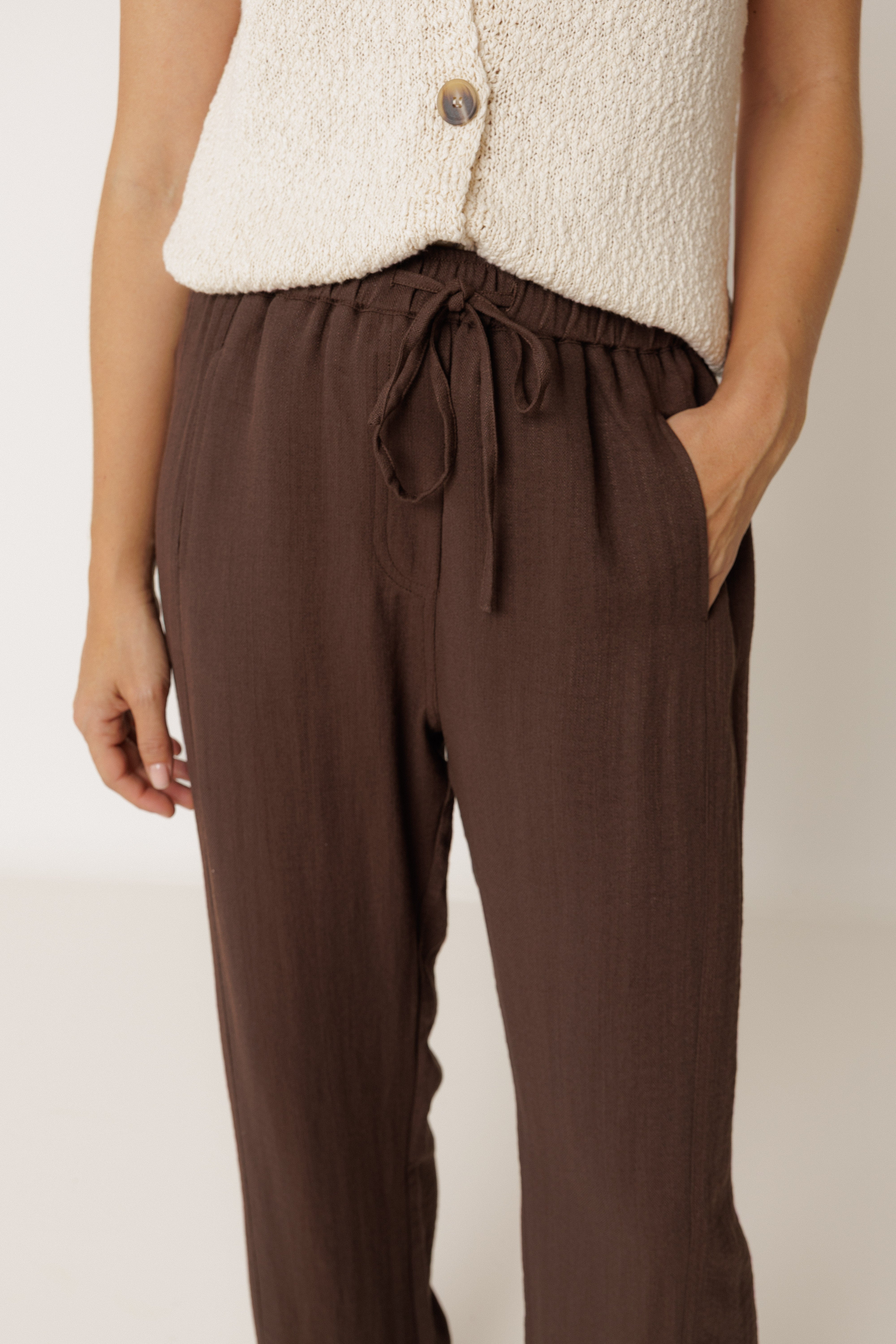 INDI AND COLD FLOWY PANT WITH DRAWSTRING BROWN CHOCOLATE