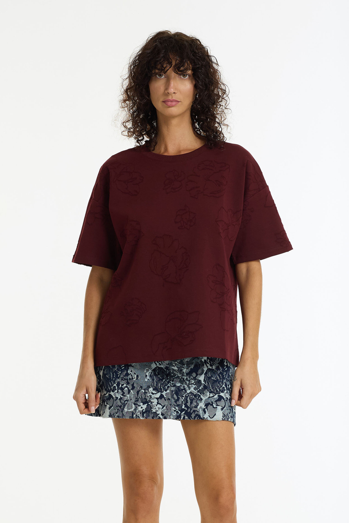 BLAK OFF DUTY FLORA TEE COTTON NYLON FLORAL EMBROIDERY TOP MAROON