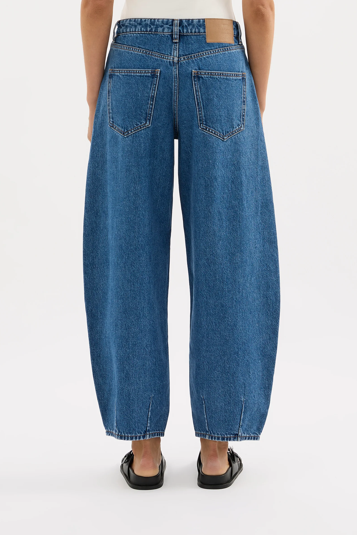 ORGANIC BARREL JEAN