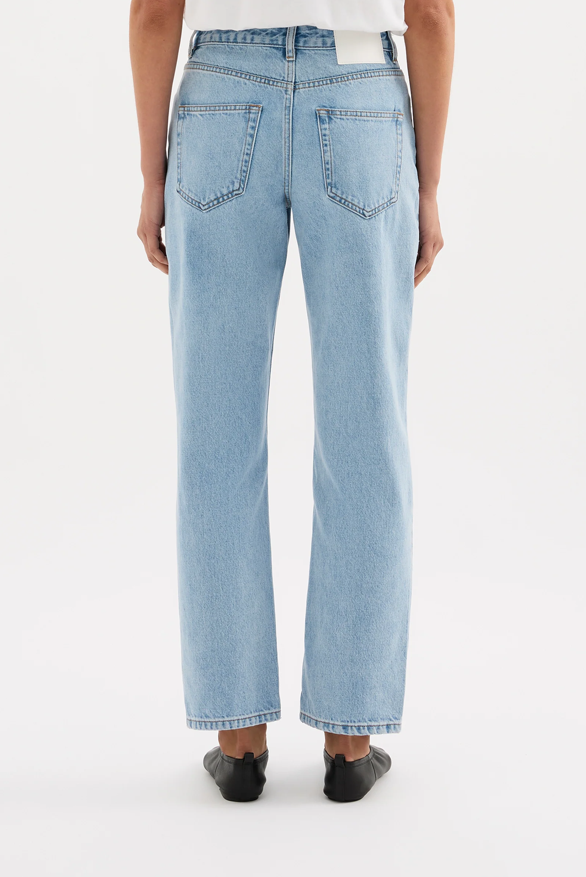 ORGANIC STRAIGHT LEG JEAN
