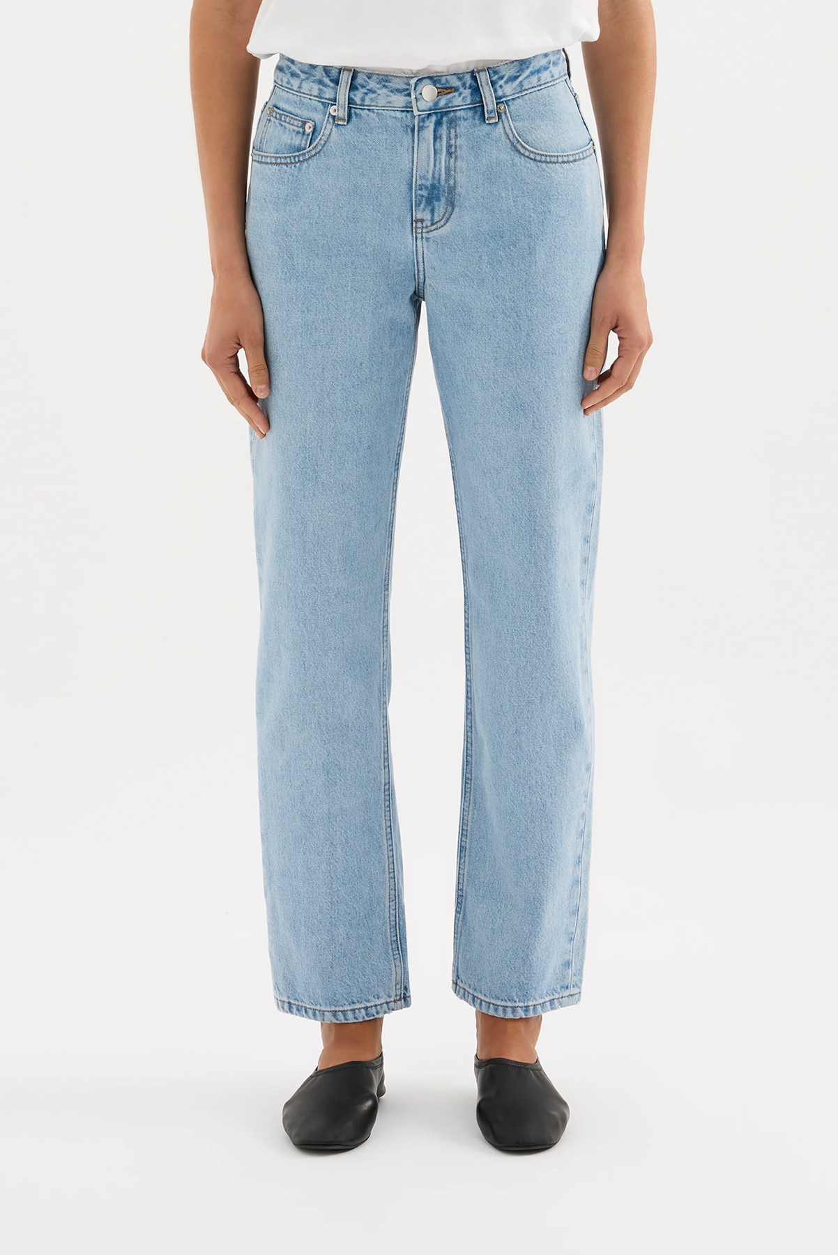 ORGANIC STRAIGHT LEG JEAN