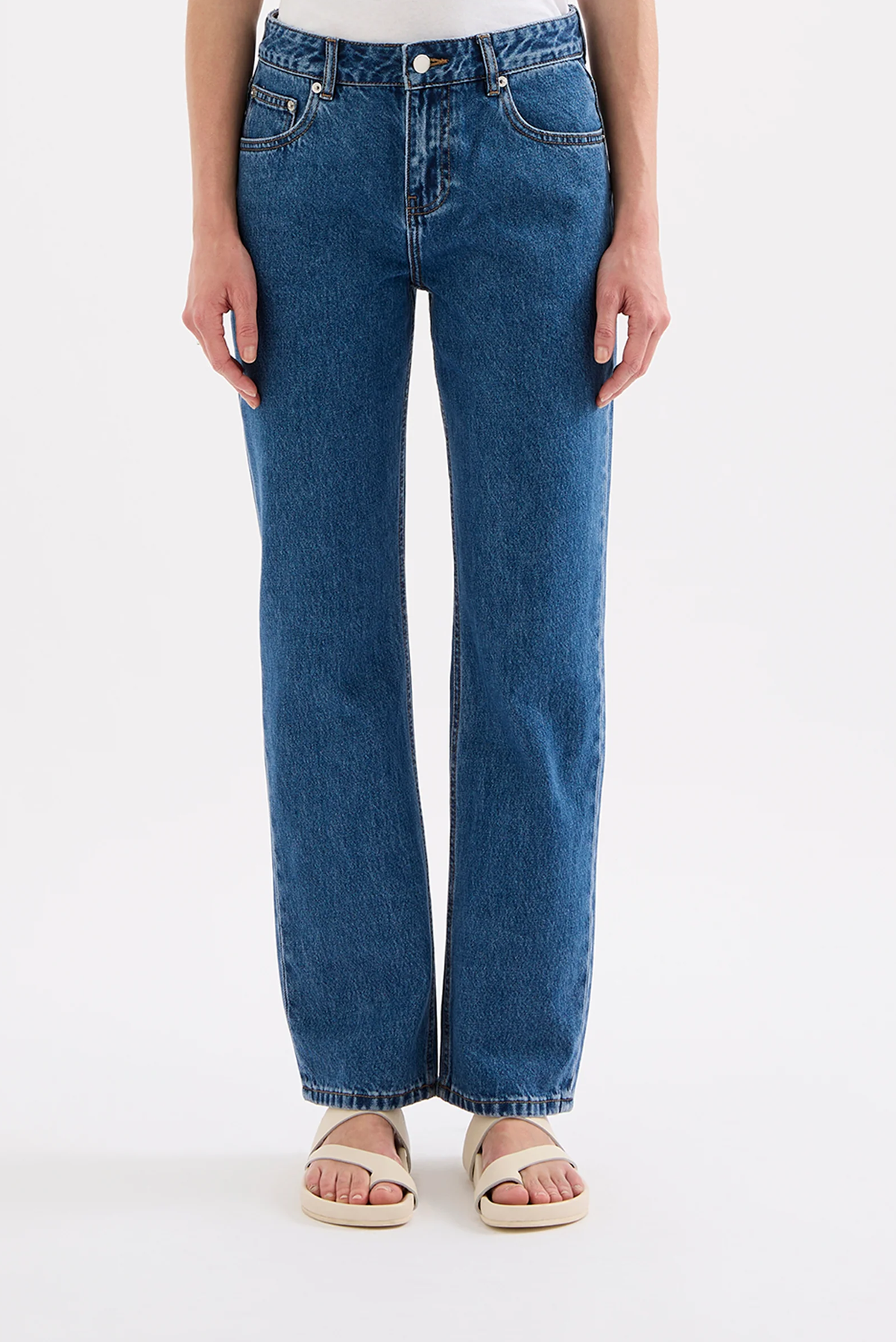 ORGANIC STRAIGHT LEG JEAN