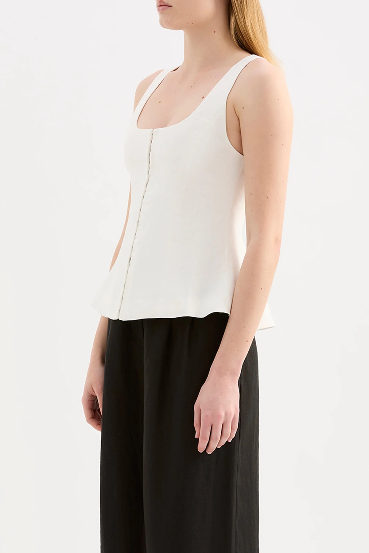 QUINN LINEN VEST