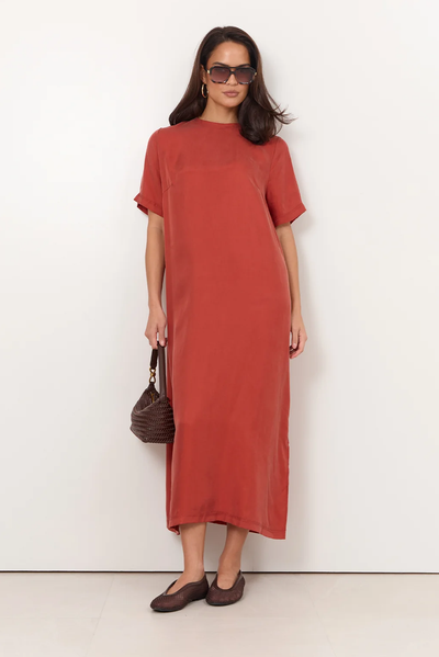 ADORNE RYAN DRESS CUPRO VISCOSE RUST MIDI DRESS