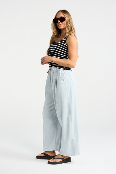 INK SCOOP SINGLET SINGLET SCOOP NECK SLEEVELESS BLACK AND WHITE STRIPE STRIPED RIBBED SOFT FEEL LIGHTWEIGHT STRETCH COMFORTABLE BREATHABLE RELAXED FIT CASUAL EVERYDAY WEAR SUMMER ESSENTIAL WARDROBE STAPLE VERSATILE EASY TO STYLE MINIMALIST CLASSIC TIMELESS LAYERING PIECE BASIC TOP BODY SKIMMING FLATTERING NECKLINE SOFT TOUCH FABRIC