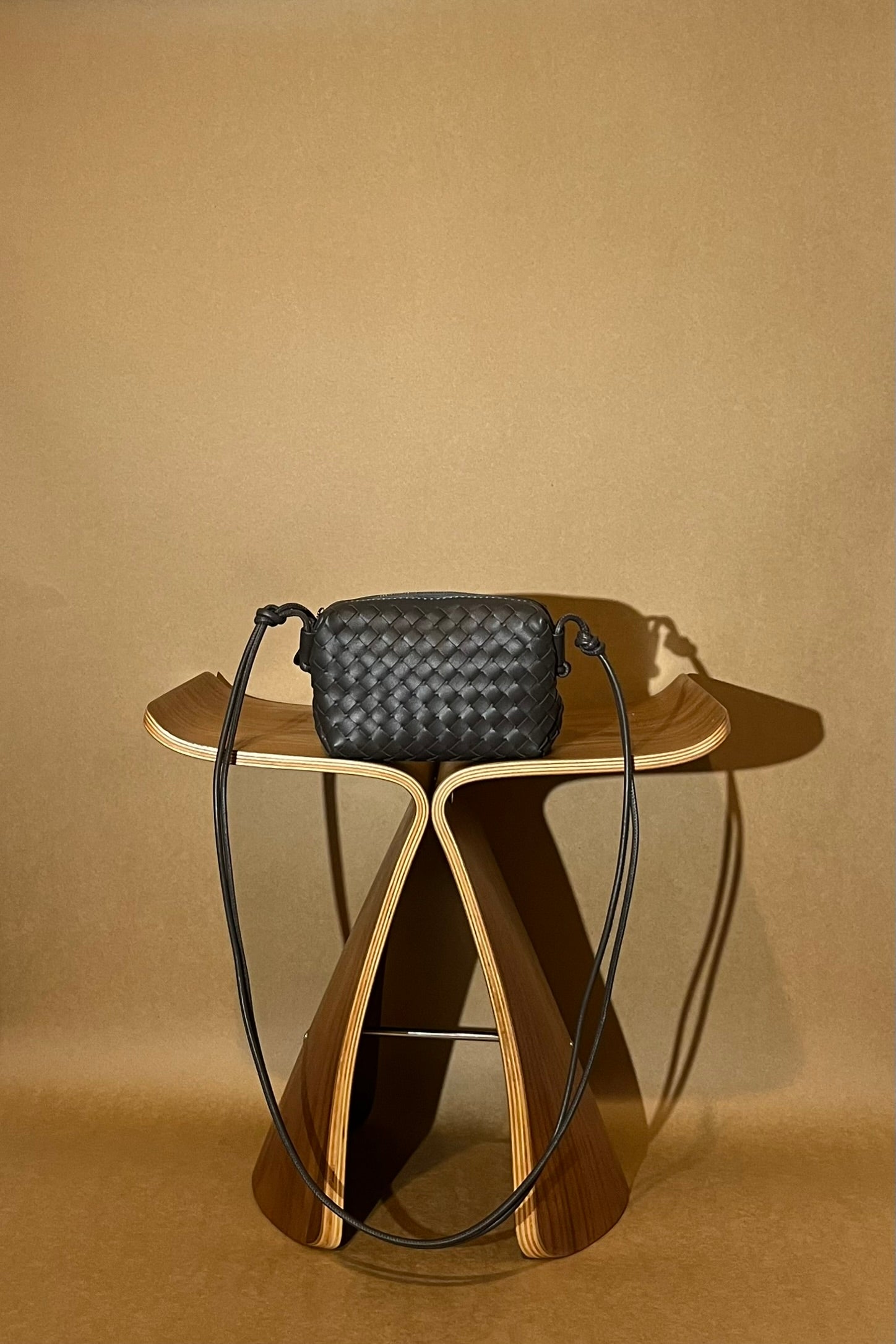 WENDYS LILLY SERGE BAG SMALL HANDBAG WOVEN VEGAN LEATHER BAG BLACK CHARCOAL GREEN SAGE BLUE TAN RED WINE CARAMEL CEMENT STEEL CROSSBODY BAG SHOULDER BAG
