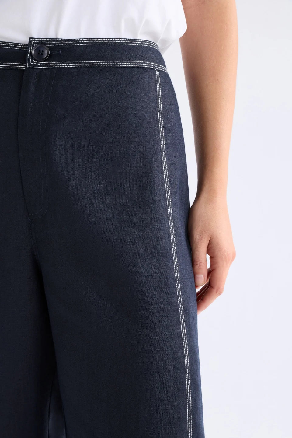 ELK SONNEN PANT NAVY LINEN PANT WITH WHITE CONTRAST STITCHING 