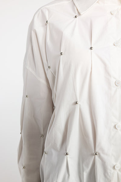 INK STUD SHIRT WHITE SHIRT SILVER DOME EMBELISHMENTS PLEATED OVERSIZED SHIRT 