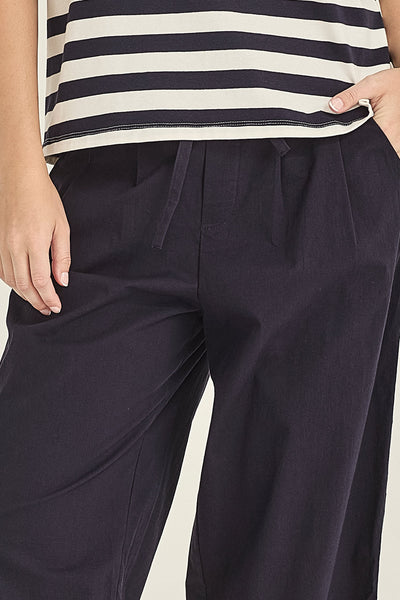 SILLS EDIE PANT COTTON PANT CROPPED LENGTH WITH PLEATS ALONG THE WAISTBAND AND A DRAWSTRING IN WHITE, OLIVE OR NAVY