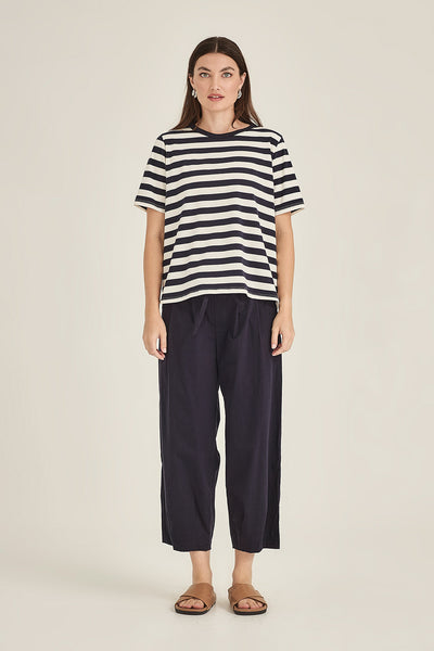 SILLS EDIE PANT COTTON PANT CROPPED LENGTH WITH PLEATS ALONG THE WAISTBAND AND A DRAWSTRING IN WHITE, OLIVE OR NAVY