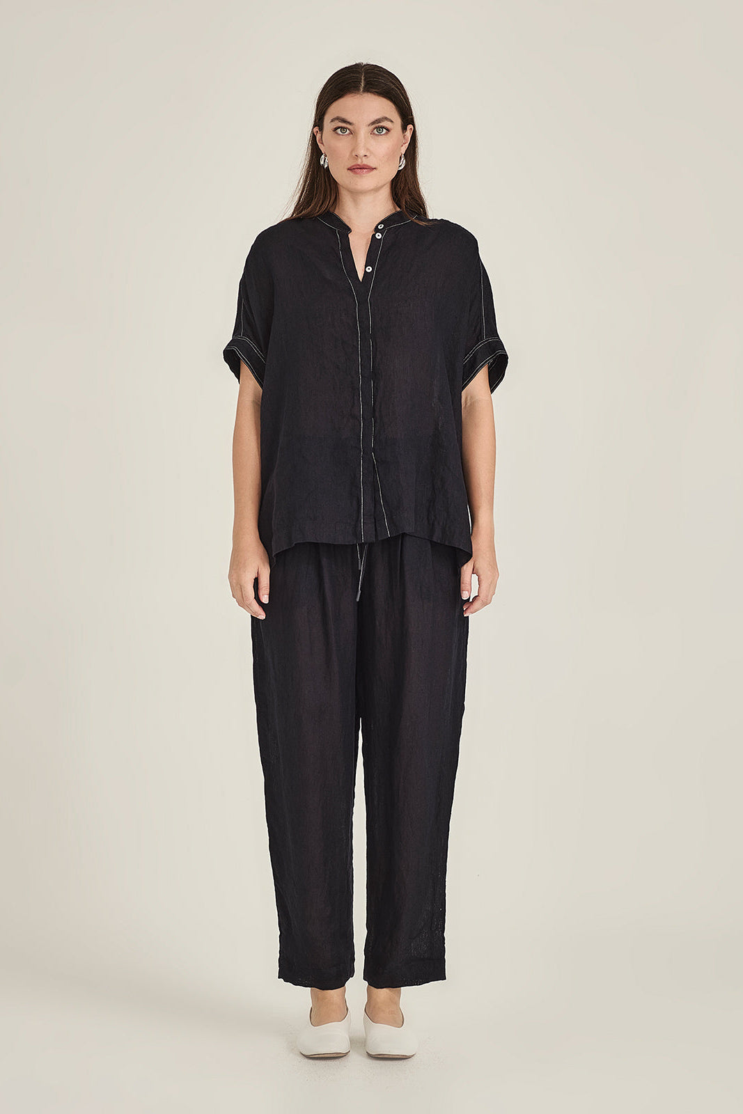 SILLS EMMA LINEN TOP WITH WHITE CONTRASTED STITCHING BOXY COLLARLESS BUTTON UP IN BLUE WHITE GREEN OR NAVY